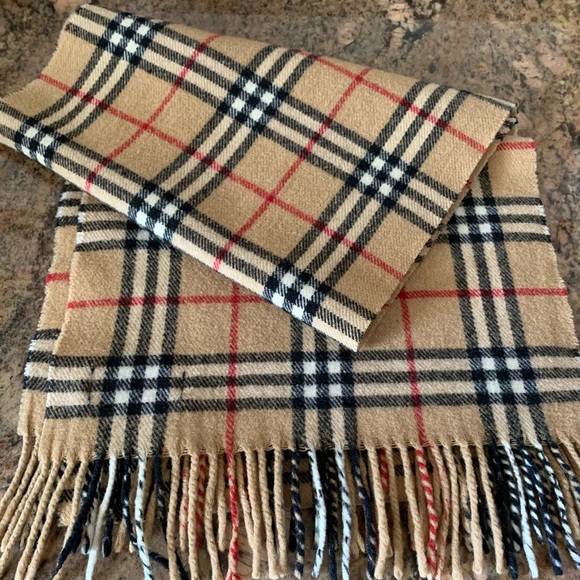 Burberry Accessories - Authentic Vintage Burberry’s Scarf